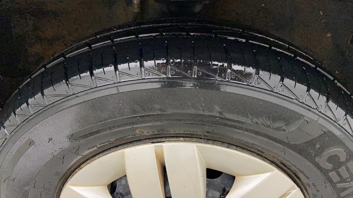 2014 Maruti Alto 800 LXI, Petrol, Manual, 55,082 km, Right Front Tyre Tread