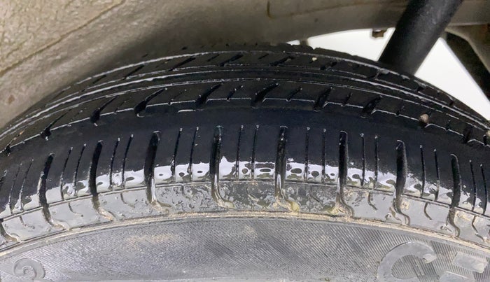 2010 Maruti Wagon R 1.0 LXI, Petrol, Manual, 45,868 km, Left Rear Tyre Tread