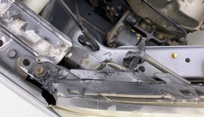 2010 Maruti Wagon R 1.0 LXI, Petrol, Manual, 45,868 km, Right headlight - Clamp has minor damage