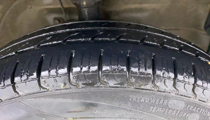 2010 Maruti Wagon R 1.0 LXI, Petrol, Manual, 45,868 km, Right Front Tyre Tread