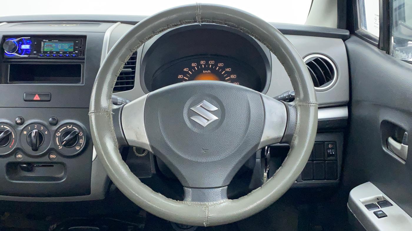 2010 Maruti Wagon R 1.0 LXI, Petrol, Manual, 45,868 km, Steering Wheel Close Up
