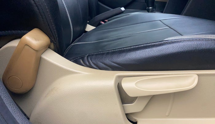 2017 Volkswagen Polo HIGHLINE1.2L, Petrol, Manual, 66,810 km, Driver Side Adjustment Panel