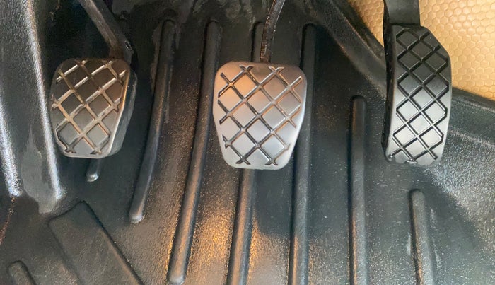 2017 Volkswagen Polo HIGHLINE1.2L, Petrol, Manual, 66,810 km, Pedals