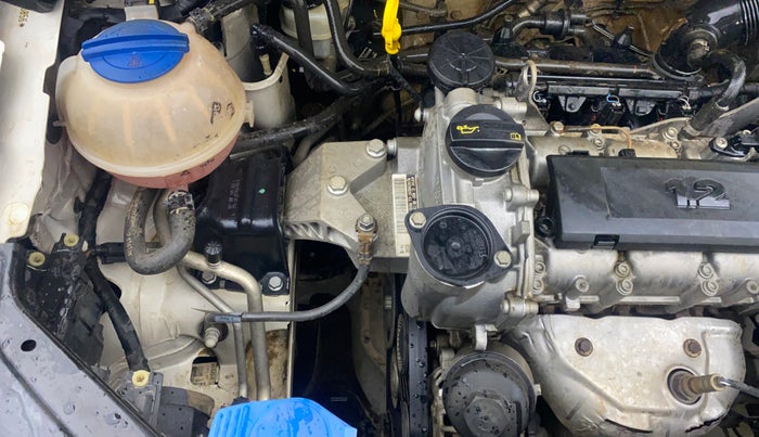 2017 Volkswagen Polo HIGHLINE1.2L, Petrol, Manual, 66,810 km, Engine View - Right