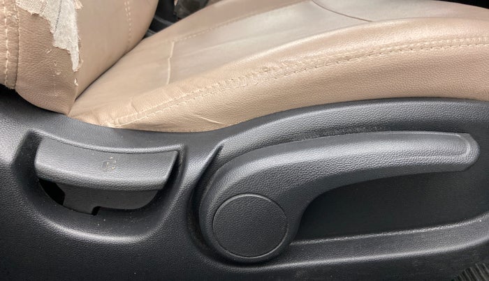 2018 Hyundai Elite i20 SPORTZ 1.2, Petrol, Manual, 55,943 km, Driver Side Adjustment Panel