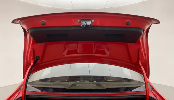 2012 Volkswagen Vento HIGHLINE 1.6 MPI, Petrol, Manual, 27,273 km, Boot Door Open