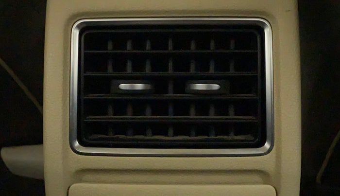 2012 Volkswagen Vento HIGHLINE 1.6 MPI, Petrol, Manual, 27,273 km, Rear AC Vents