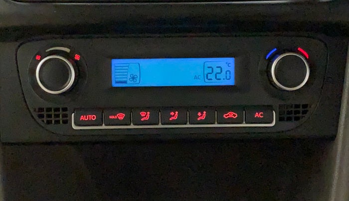 2012 Volkswagen Vento HIGHLINE 1.6 MPI, Petrol, Manual, 27,273 km, Automatic Climate Control