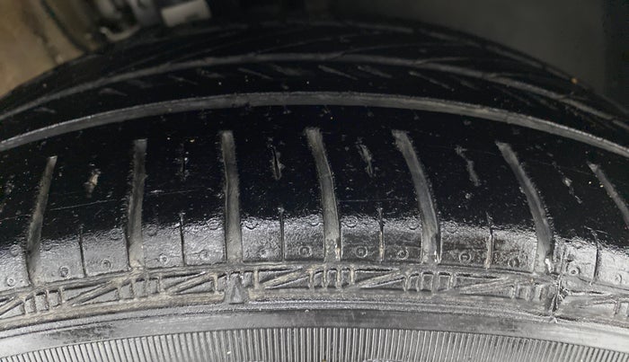 2020 Volkswagen Vento COMFORTLINE 1.0 TSI MT, Petrol, Manual, 62,562 km, Right Front Tyre Tread