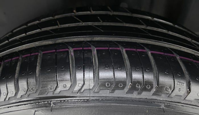 2020 Volkswagen Vento COMFORTLINE 1.0 TSI MT, Petrol, Manual, 62,562 km, Left Rear Tyre Tread