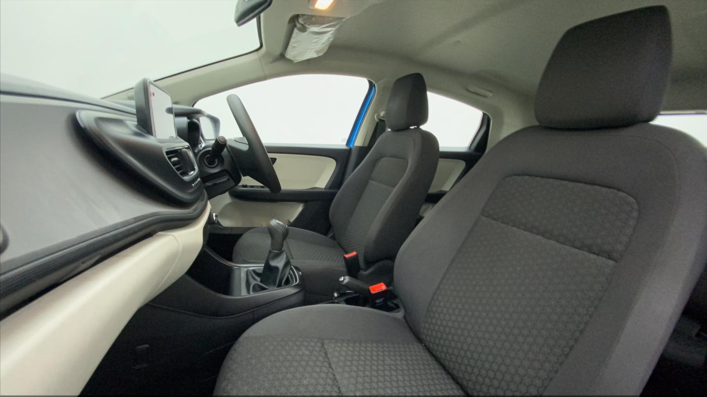 2022 Tata ALTROZ XM PLUS DIESEL, Diesel, Manual, 9,215 km, Right Side Front Door Cabin