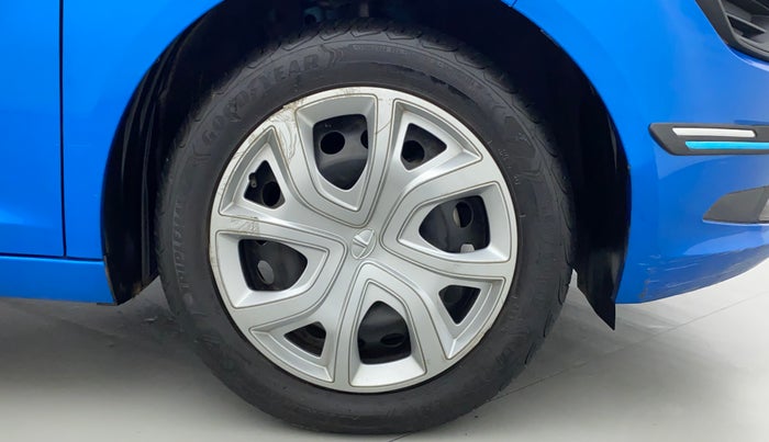2022 Tata ALTROZ XM PLUS DIESEL, Diesel, Manual, 9,215 km, Right Front Wheel