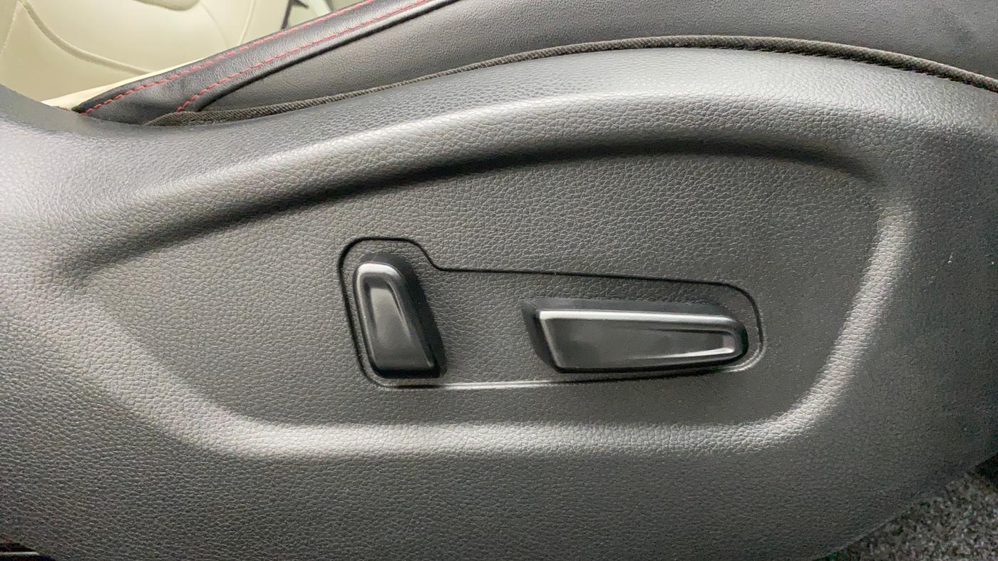 2020 KIA SELTOS 1.4 GTX+ TURBO GDI PETROL AT, Petrol, Automatic, 36,632 km, Driver Side Adjustment Panel