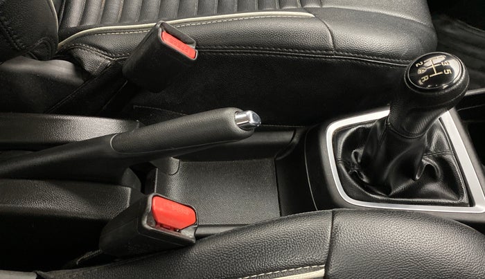 2018 Maruti Swift VXI, Petrol, Manual, 48,709 km, Gear Lever