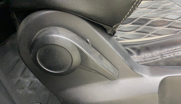 2023 Tata PUNCH ADVENTURE MT, CNG, Manual, 80,449 km, Driver Side Adjustment Panel