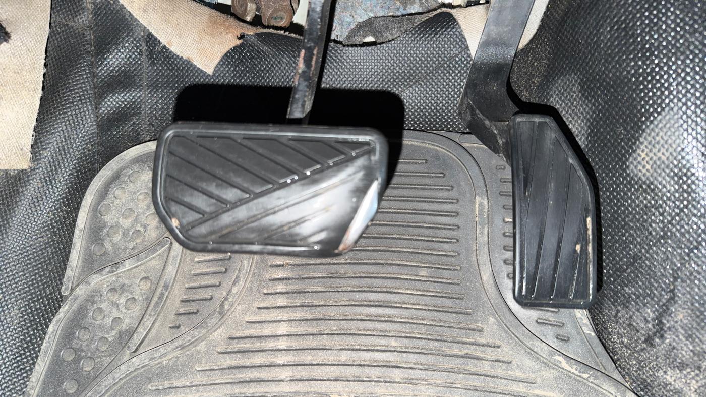 2014 Maruti Celerio VXI AMT, Petrol, Automatic, 85,537 km, Pedals