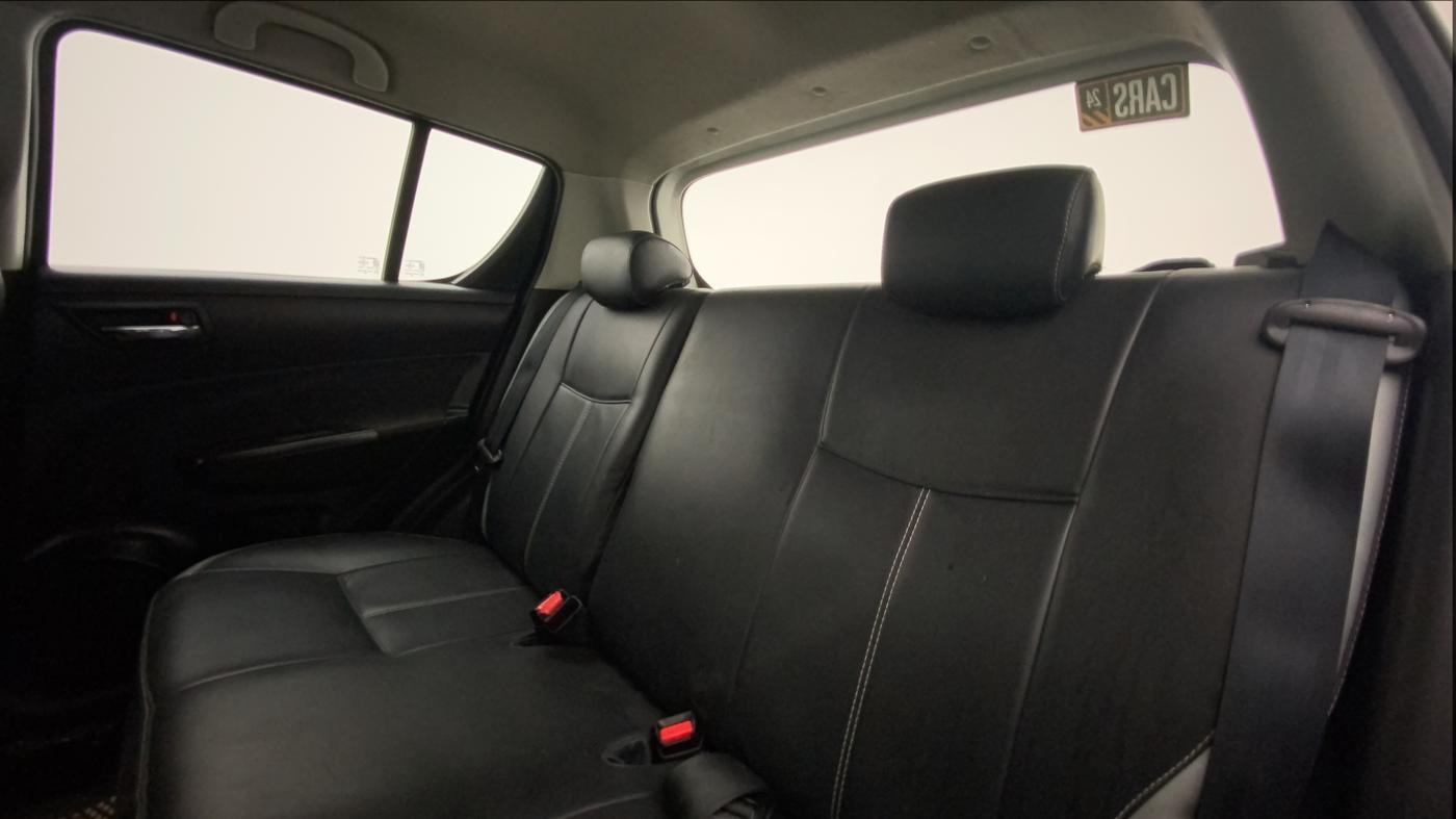 2016 Maruti Swift VXI O, Petrol, Manual, 61,213 km, Right Side Rear Door Cabin