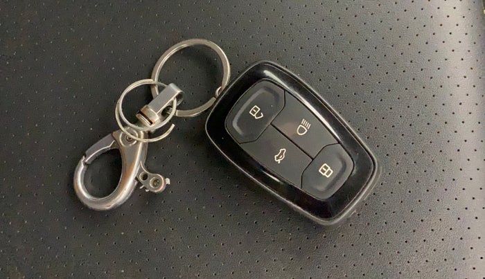 2022 Tata ALTROZ XZ PLUS PETROL, Petrol, Manual, 70,104 km, Key Close Up