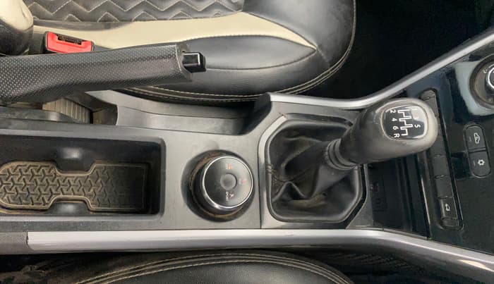 2022 Tata NEXON XM SUNROOF PETROL, Petrol, Manual, 1,15,552 km, Gear Lever