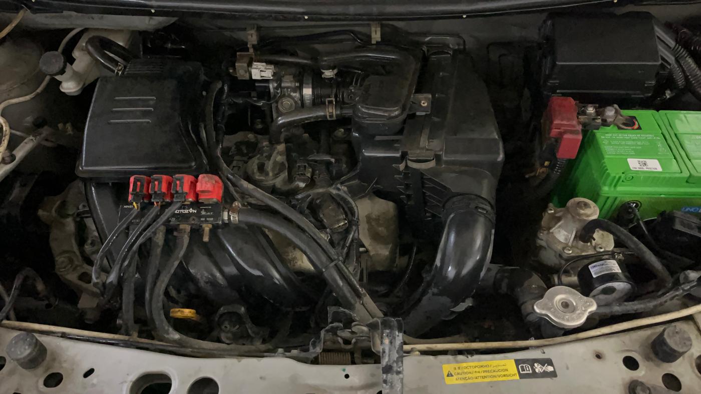 2015 Nissan Micra Active XV, CNG, Manual, 40,138 km, Engine View