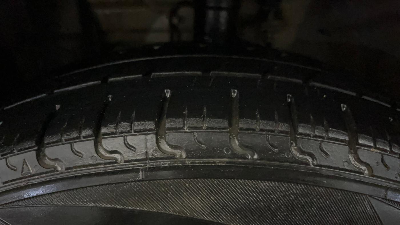 2015 Nissan Micra Active XV, CNG, Manual, 40,138 km, Left Front Tyre Tread
