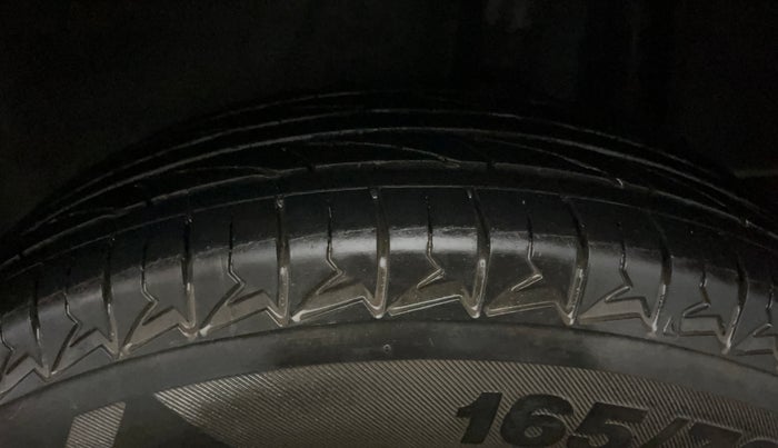 2015 Nissan Micra Active XV, CNG, Manual, 40,083 km, Left Rear Tyre Tread