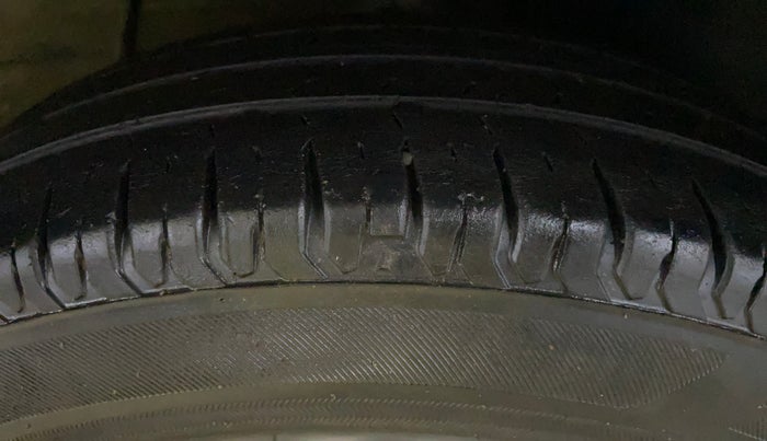 2022 Tata ALTROZ XE PETROL, Petrol, Manual, 52,894 km, Left Rear Tyre Tread