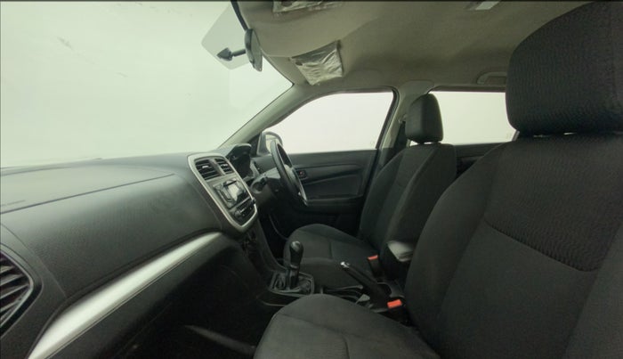 2021 Maruti Vitara Brezza LXI, Petrol, Manual, 46,319 km, Right Side Front Door Cabin