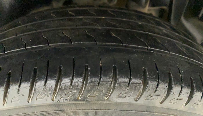 2021 Maruti Vitara Brezza LXI, Petrol, Manual, 46,319 km, Left Rear Tyre Tread