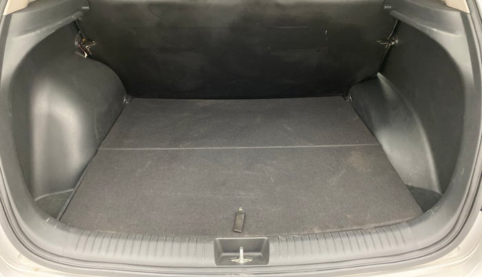 2018 Hyundai Creta 1.6 SX PLUS PETROL, Petrol, Manual, 25,434 km, Boot Inside