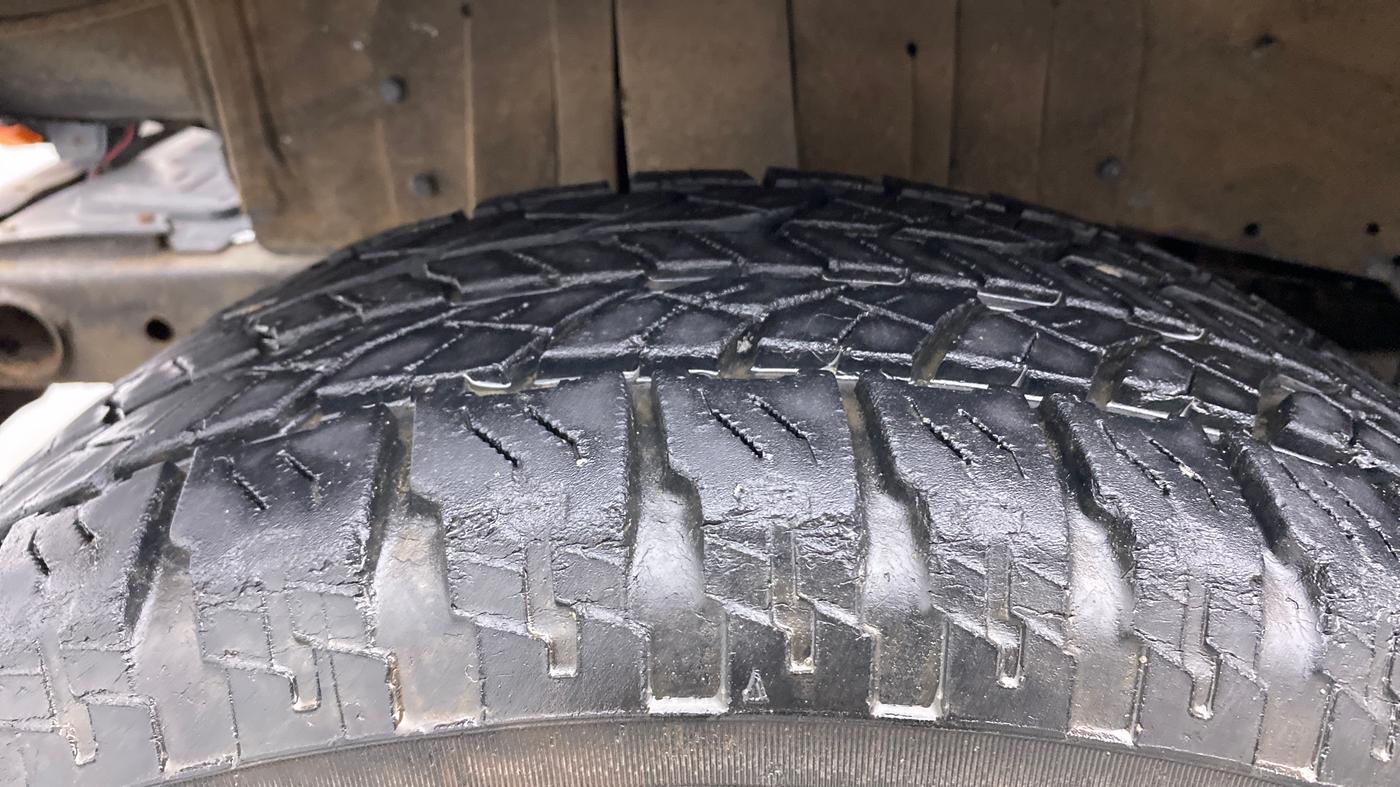 2013 Mahindra Thar CRDE 4X4 BS IV, Diesel, Manual, 65,722 km, Left Front Tyre Tread