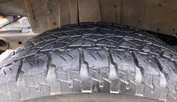 2013 Mahindra Thar CRDE 4X4 BS IV, Diesel, Manual, 65,722 km, Left Front Tyre Tread