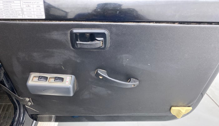 2013 Mahindra Thar CRDE 4X4 BS IV, Diesel, Manual, 65,722 km, Driver Side Door Panels Control