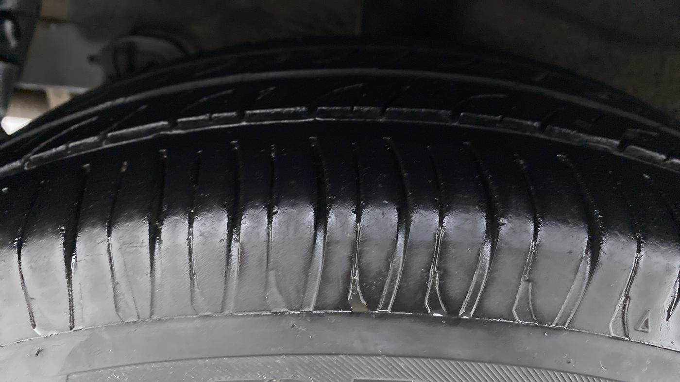 2015 Hyundai Grand i10 ASTA 1.2 AT VTVT, Petrol, Automatic, 67,643 km, Right Rear Tyre Tread