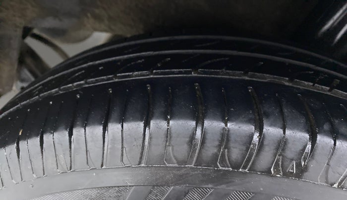 2015 Hyundai Grand i10 ASTA 1.2 AT VTVT, Petrol, Automatic, 67,643 km, Left Rear Tyre Tread