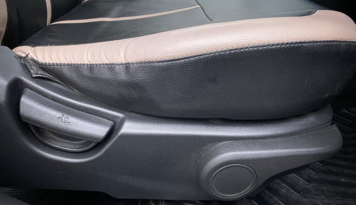 2015 Hyundai Grand i10 ASTA 1.2 AT VTVT, Petrol, Automatic, 67,643 km, Driver Side Adjustment Panel