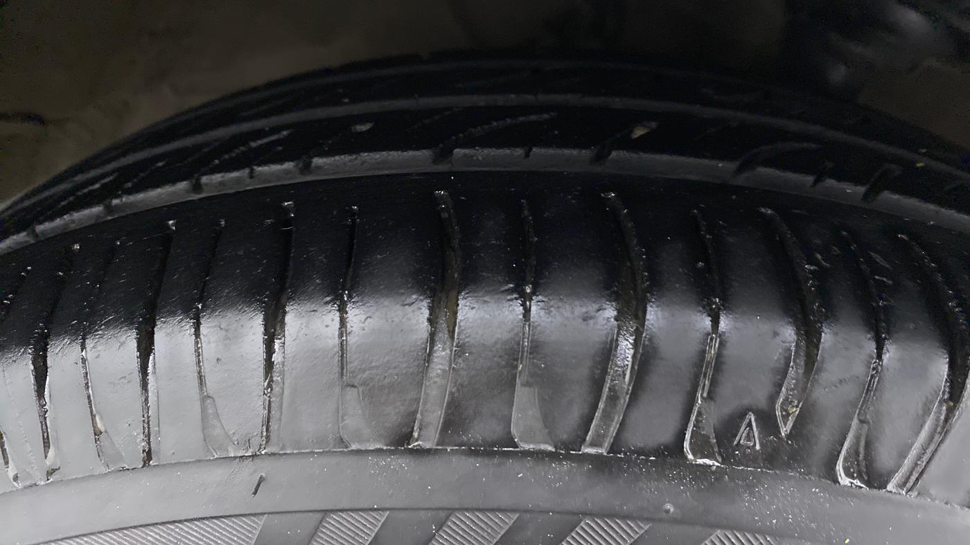2015 Hyundai Grand i10 ASTA 1.2 AT VTVT, Petrol, Automatic, 67,643 km, Right Front Tyre Tread