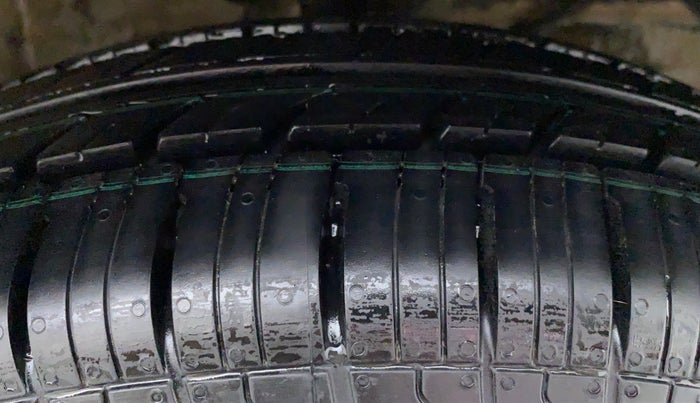 2018 Maruti Dzire VXI, Petrol, Manual, 36,468 km, Right Front Tyre Tread