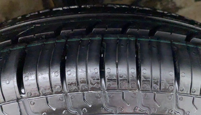 2018 Maruti Dzire VXI, Petrol, Manual, 36,468 km, Left Front Tyre Tread