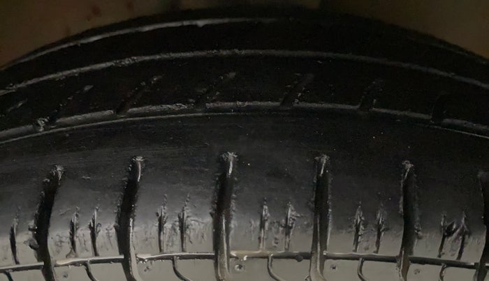 2014 Maruti Alto 800 LXI, Petrol, Manual, 35,796 km, Right Front Tyre Tread