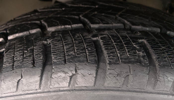 2017 Tata Hexa Varicor 400 XTA, Diesel, Automatic, 31,818 km, Left Front Tyre Tread