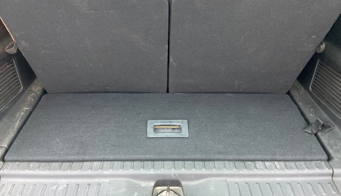 2017 Tata Hexa Varicor 400 XTA, Diesel, Automatic, 31,818 km, Boot Inside View