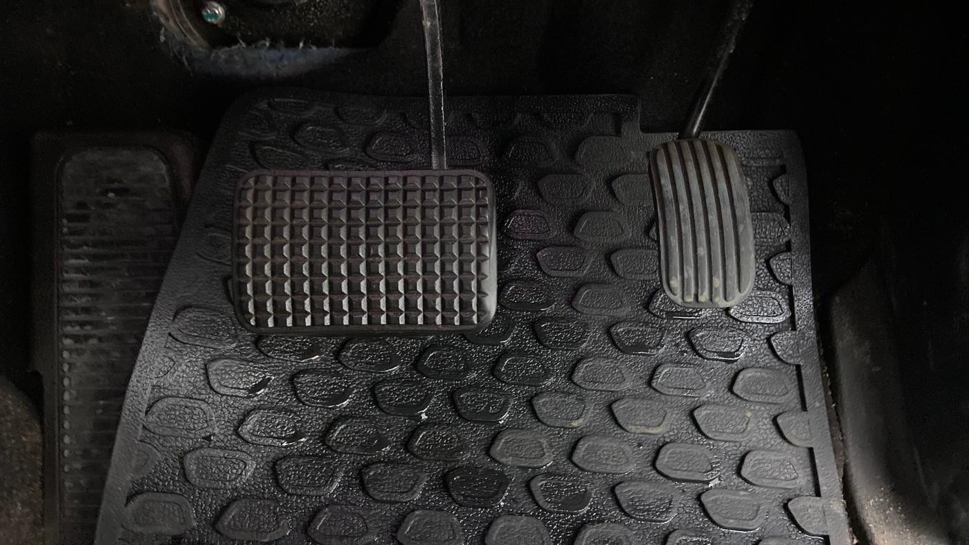 2017 Tata Hexa Varicor 400 XTA, Diesel, Automatic, 31,818 km, Pedals