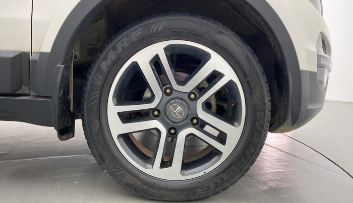 2017 Tata Hexa Varicor 400 XTA, Diesel, Automatic, 31,818 km, Right Front Wheel