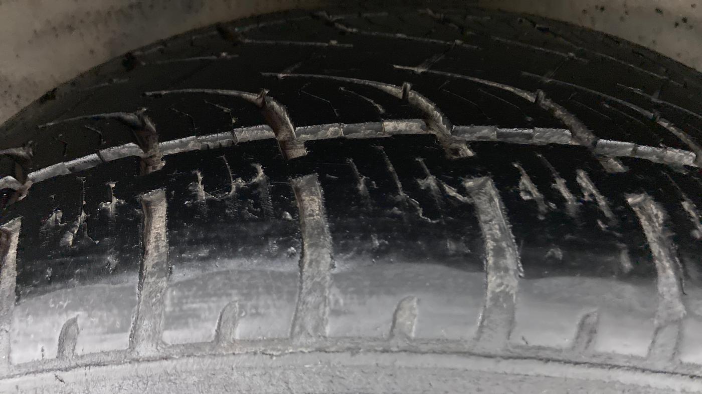 2017 Tata Hexa Varicor 400 XTA, Diesel, Automatic, 31,818 km, Left Rear Tyre Tread