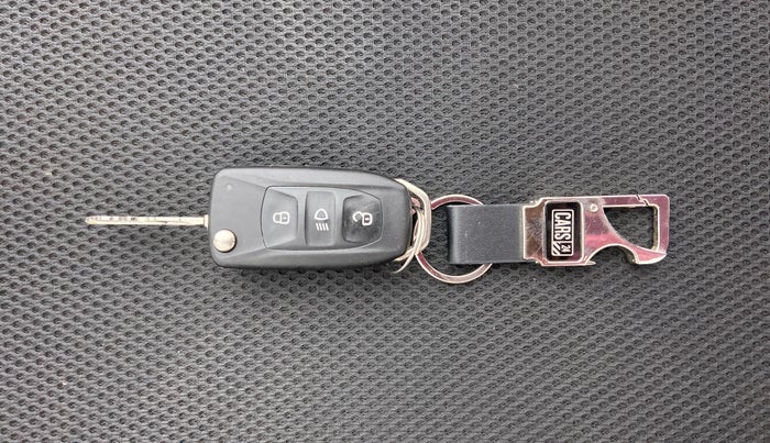 2017 Tata Hexa Varicor 400 XTA, Diesel, Automatic, 31,818 km, Key Close up