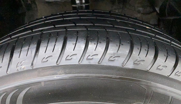 2020 Maruti Vitara Brezza ZXI, Petrol, Manual, 27,862 km, Right Front Tyre Tread