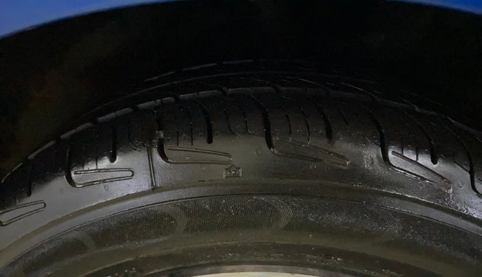 2018 Hyundai Grand i10 ASTA 1.2 KAPPA VTVT, CNG, Manual, 93,597 km, Left Rear Tyre Tread