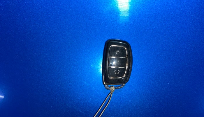 2018 Hyundai Grand i10 ASTA 1.2 KAPPA VTVT, CNG, Manual, 93,597 km, Key Close Up