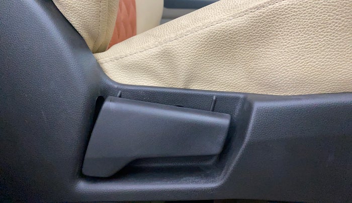 2022 Renault TRIBER RXT AMT, Petrol, Automatic, 14,440 km, Driver Side Adjustment Panel